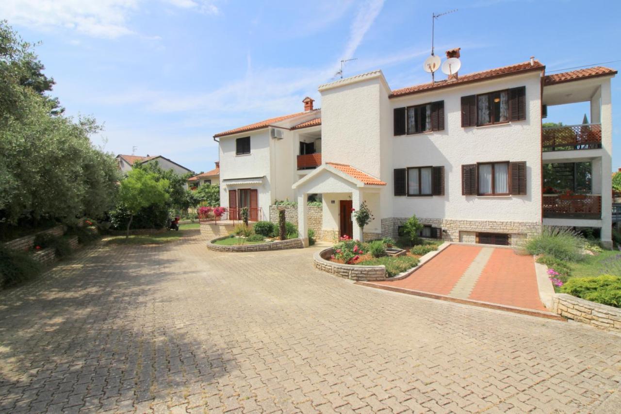 Apartment Ema Near City Center Poreč Exterior foto
